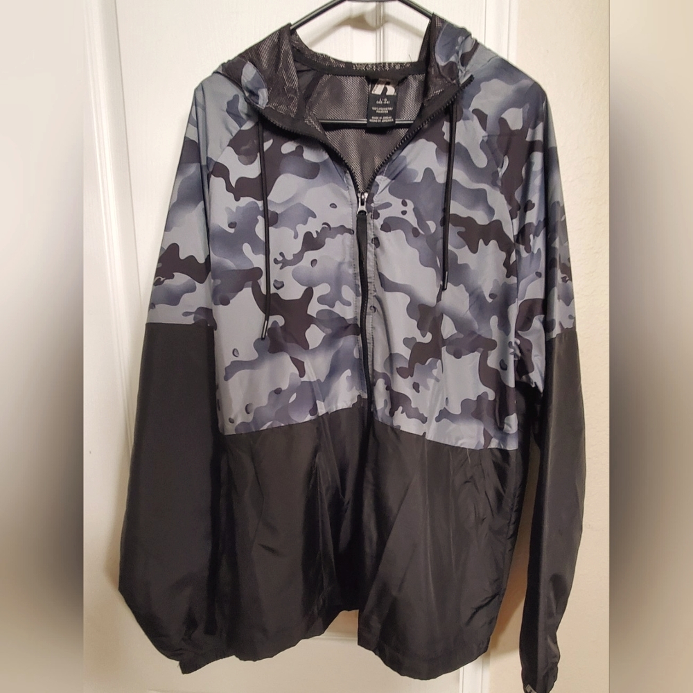 Russell Camoflauge Windbreaker Black & Gray men's Large (42-44)